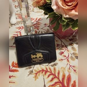 A COACH WALLET IN EXCELLENT USED CONDITION!!❤️